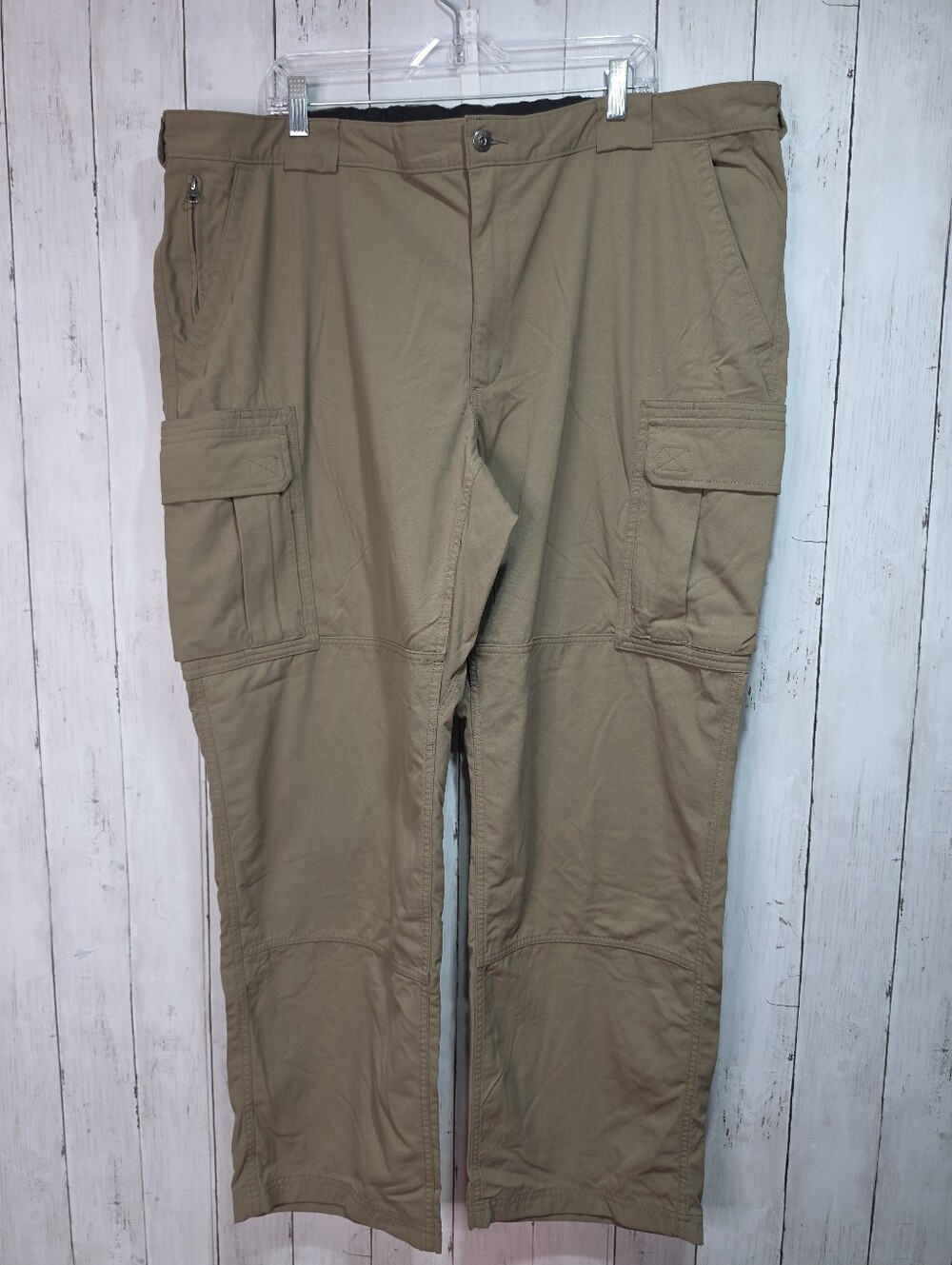 Duluth Trading Co Men's Khaki Nylon Cargo Hiking Outdoors Workwear Size 3XL.